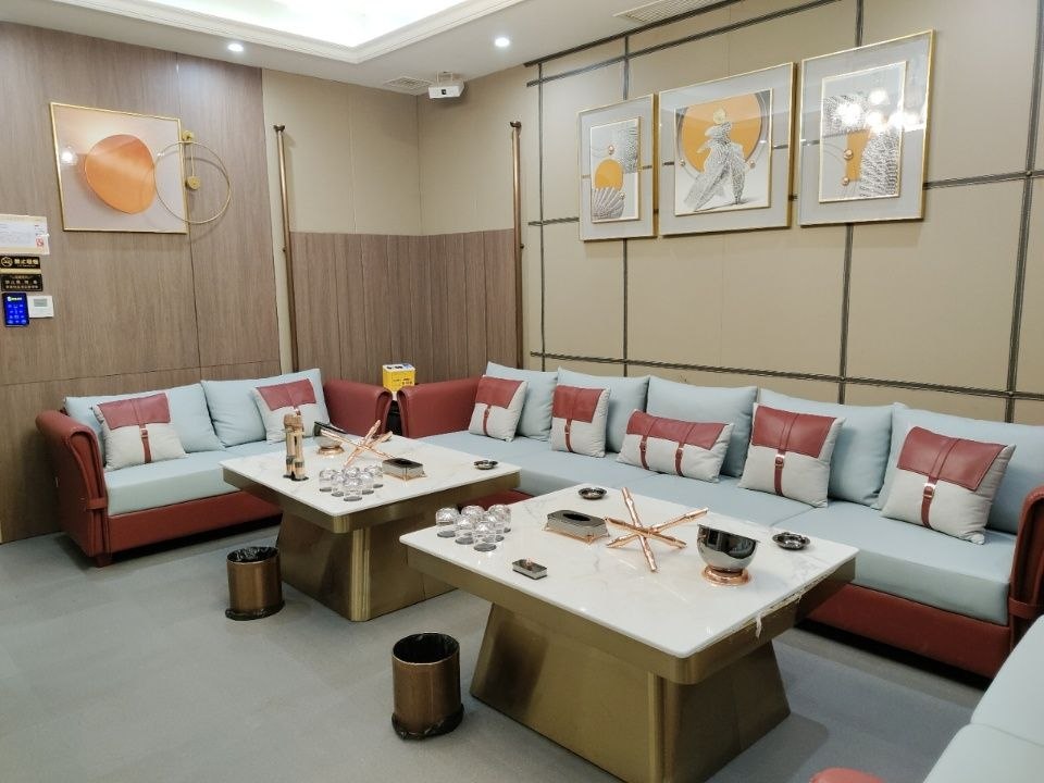 闵行区虹桥机场店,1989KTV(游戏场)女孩小费1200 晚上11点以后进客,午夜场小费1000图片 3